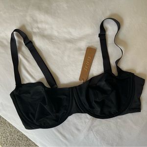 NWT SKIMS \\ unlined balconette bra
